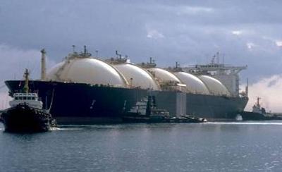 LNG carrier at manouvering